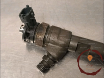 Injecteur 2 - RENAULT - 166008399R